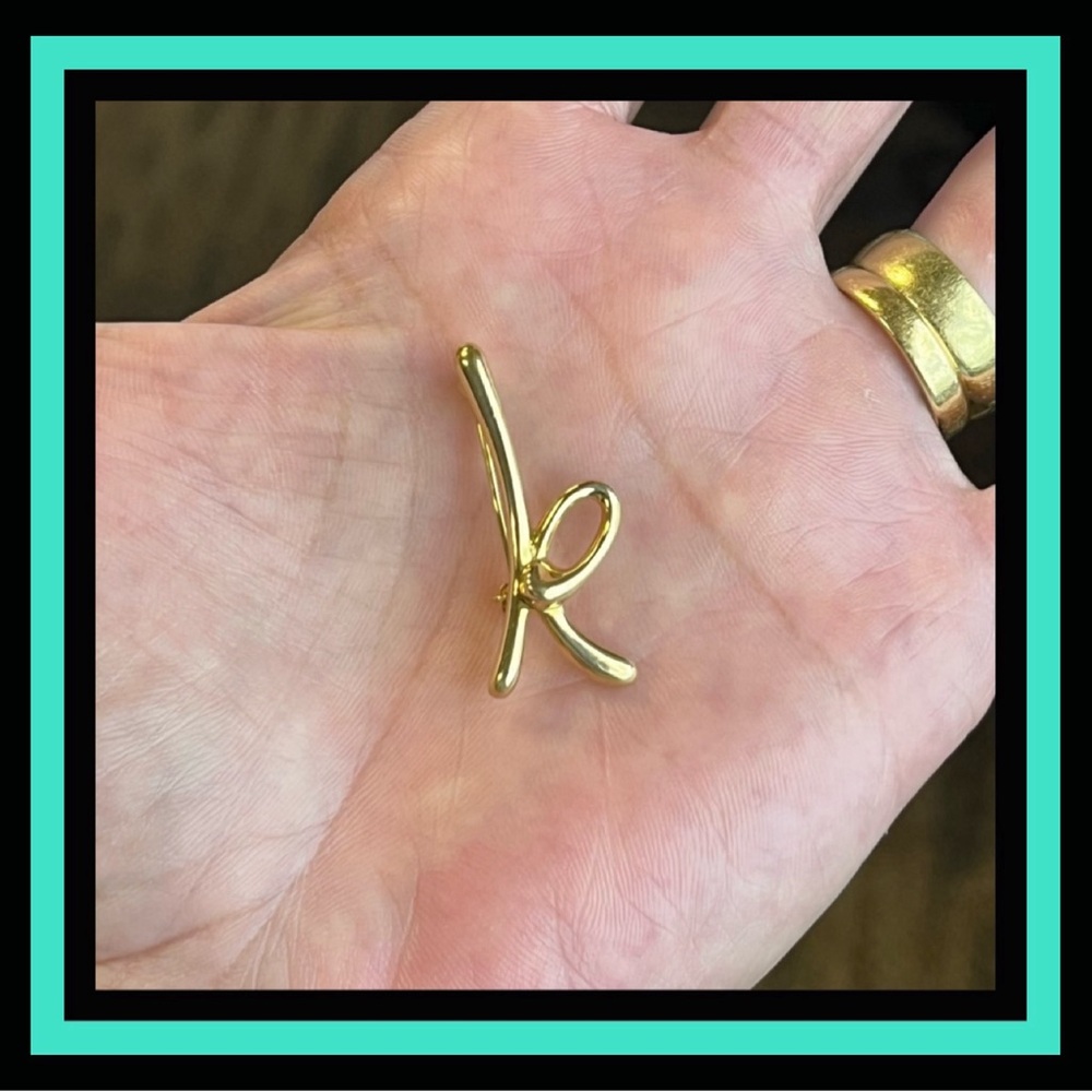 Tiffany and Co. Elsa Peretti® Vintage 18k 750 Yellow Gold Letter K Broach
